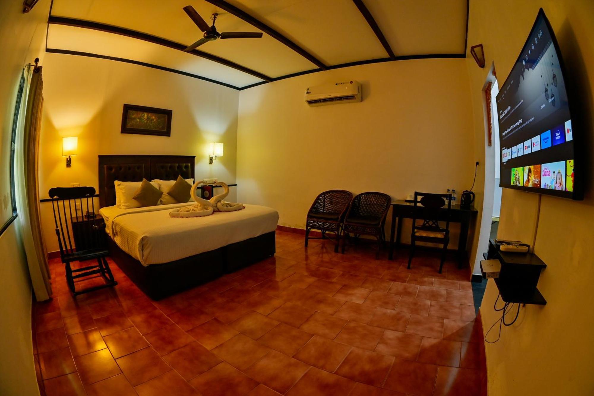Paradise Heritage Resort Кумараком Екстериор снимка